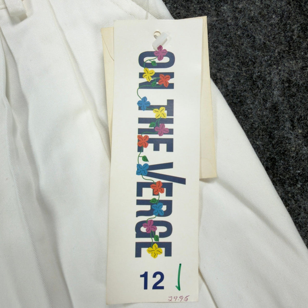 On The Verge 90s Vintage Pleated Shorts Womens 12 White Cotton NWT Made in USA - take2supply