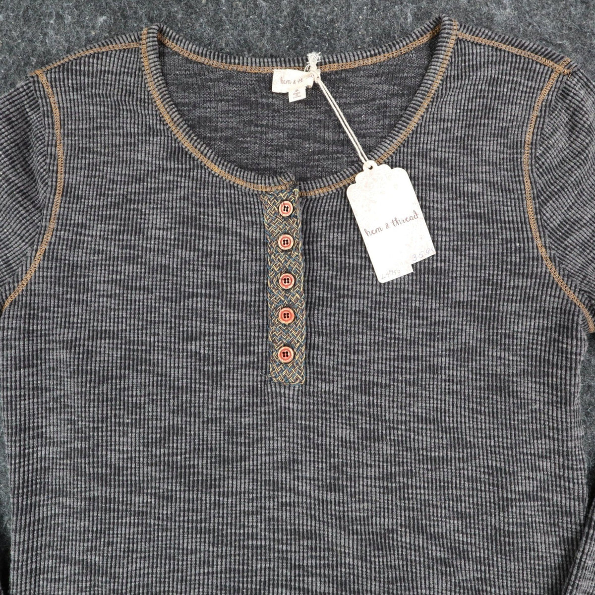 Hem & Thread Henley Top Womens Medium NWT Gray Ribbed Knit Striped Cuff L4753 - take2supply