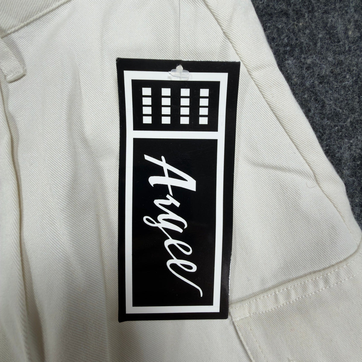 Argee Vintage 90s Cargo Shorts Womens M Ivory Cotton Deadstock NWT - take2supply