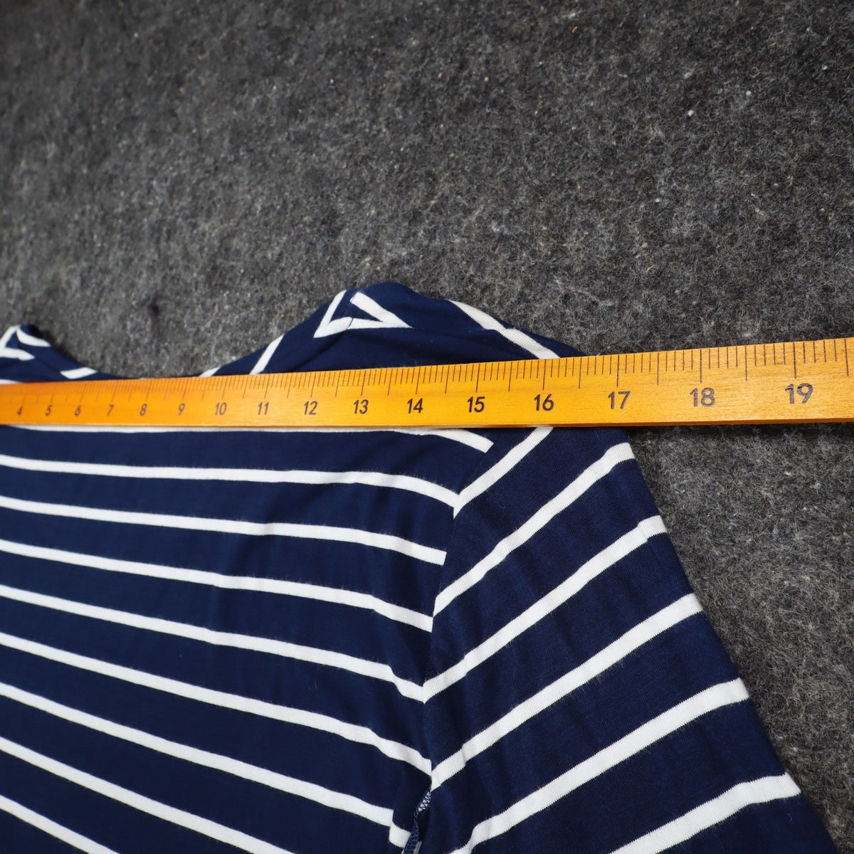 Erin London Tunic Top Womens Medium Navy Blue White Striped Sharkbite Hem NWT - take2supply