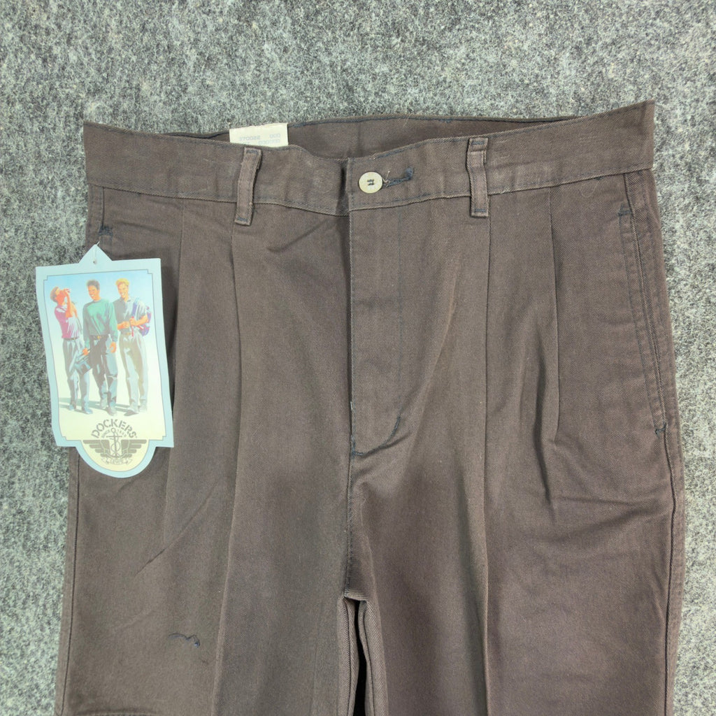 Dockers Shorts Mens 30 Brown Cotton Pleated Student Deadstock 82780-0559 Vintage - take2supply