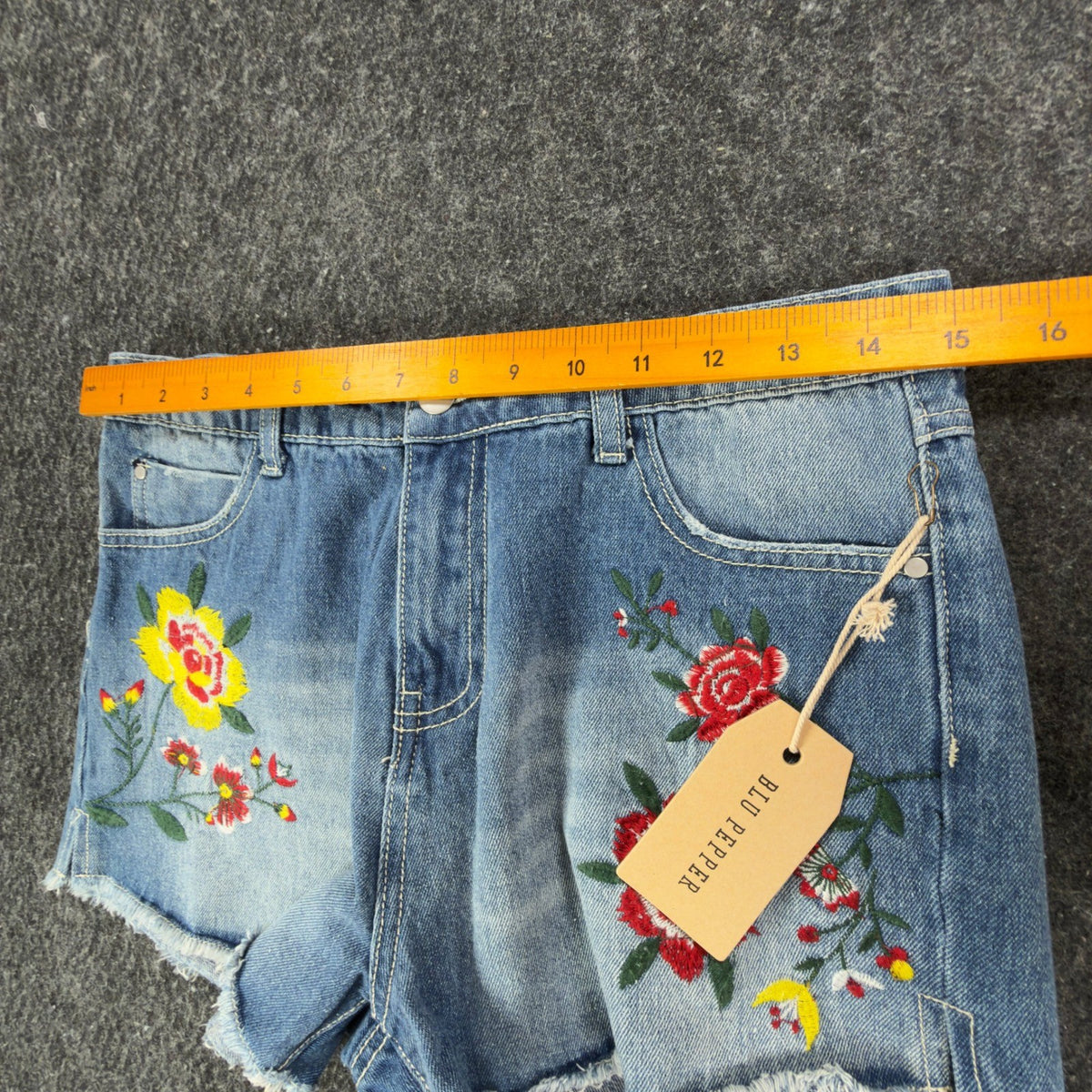 Blu Pepper Modern Embroidered Denim Shorts Womens Medium Blue Cotton NWT - take2supply