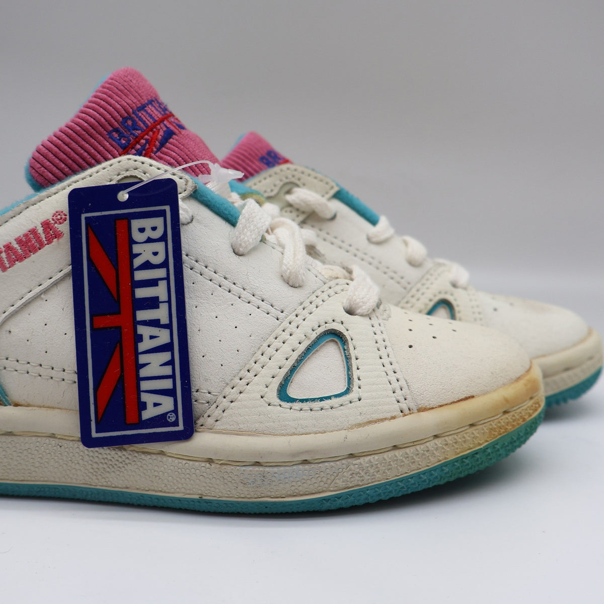 Brittania Sneakers Kids Size 1.5 Vintage 80s White Leather Teal Pink B98543G - take2supply