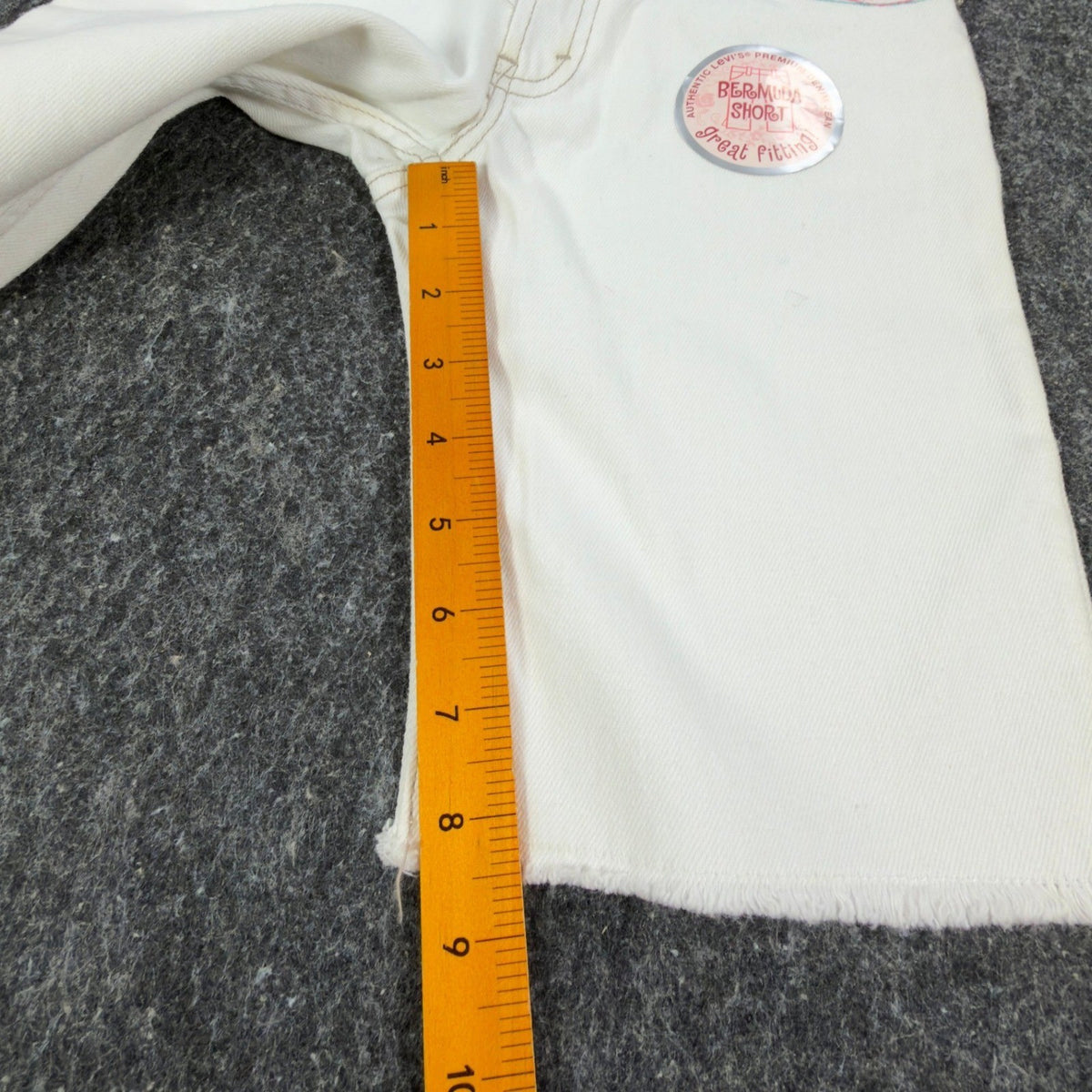 Levi's 2006 Y2K Bermuda Shorts Girls 10 White Denim NWT Belted C679 - take2supply