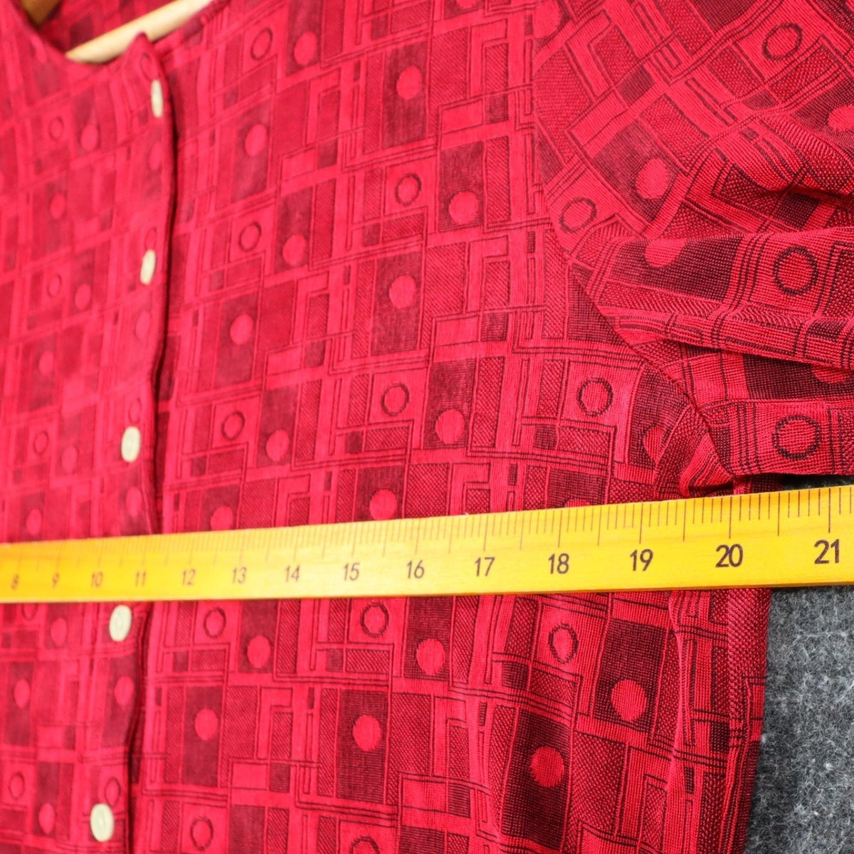 N Touch Blouse Womens Medium Vintage Red Black Geometric Button Front 3/4 Sleeve - take2supply