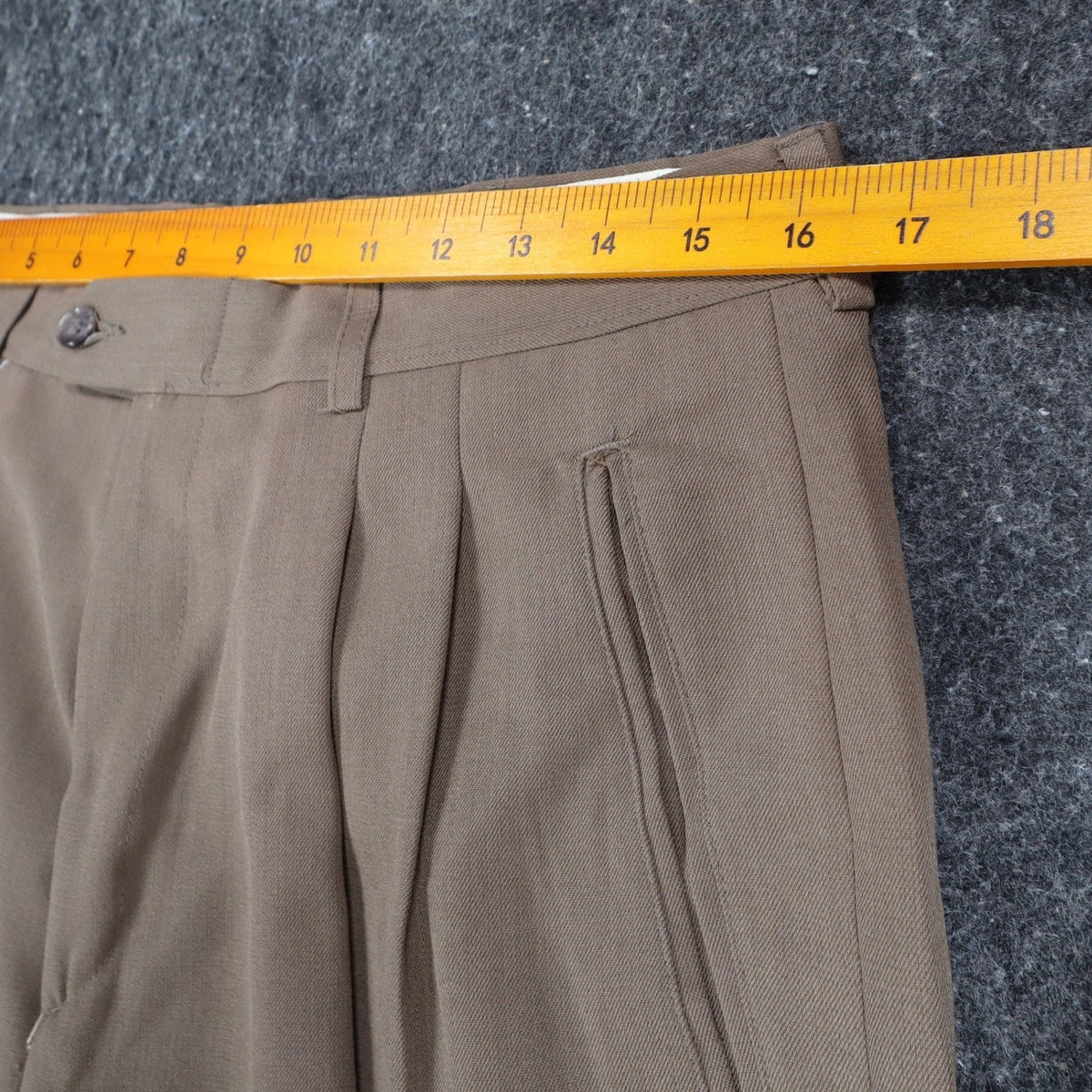 Haggar Dress Pants Mens 33x30 Pleated Wool Blend Brown Cuffed Deadstock - take2supply