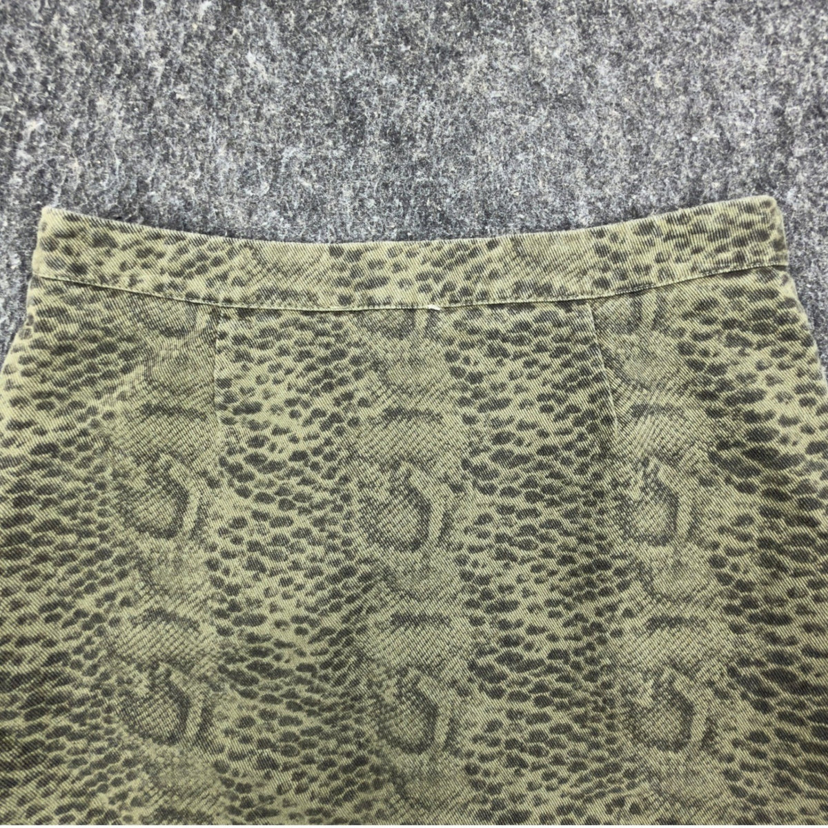 She + Sky Snake Print Mini Skirt Womens Medium Green Cotton Distressed NWT - take2supply