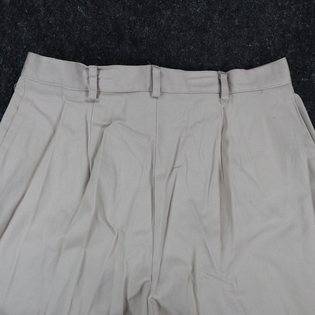 On The Verge Pleated Shorts Women 10 Vintage 90s Beige Cotton Made in USA NWT - take2supply