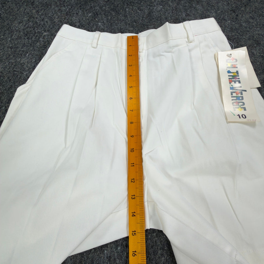 ON THE VERGE Vintage 90s Pleated Shorts Women 10 White Cotton Blend NWT USA - take2supply
