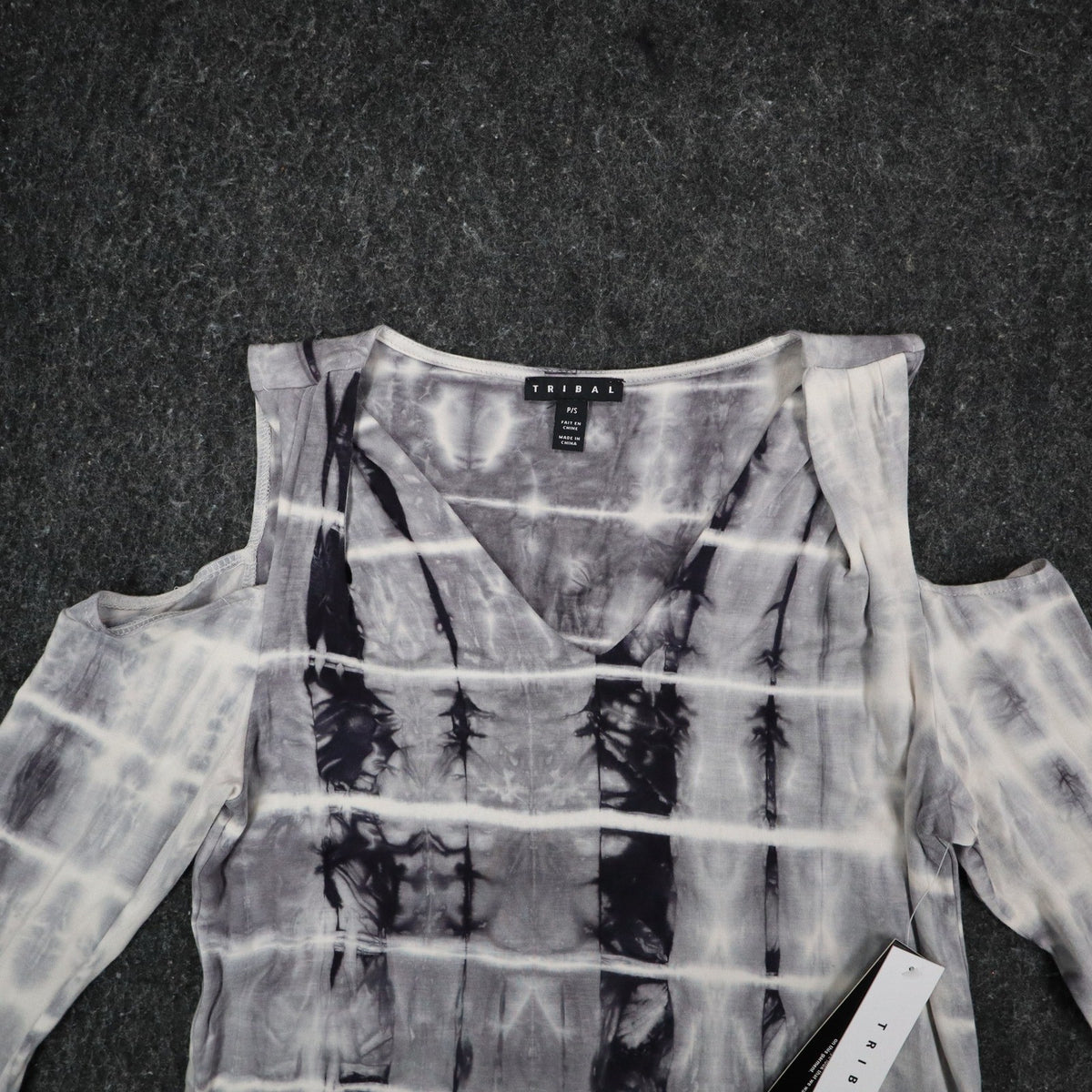 Tribal Cold Shoulder Top Womens Small Gray White Tie Dye Rayon Stretch V-Neck - take2supply