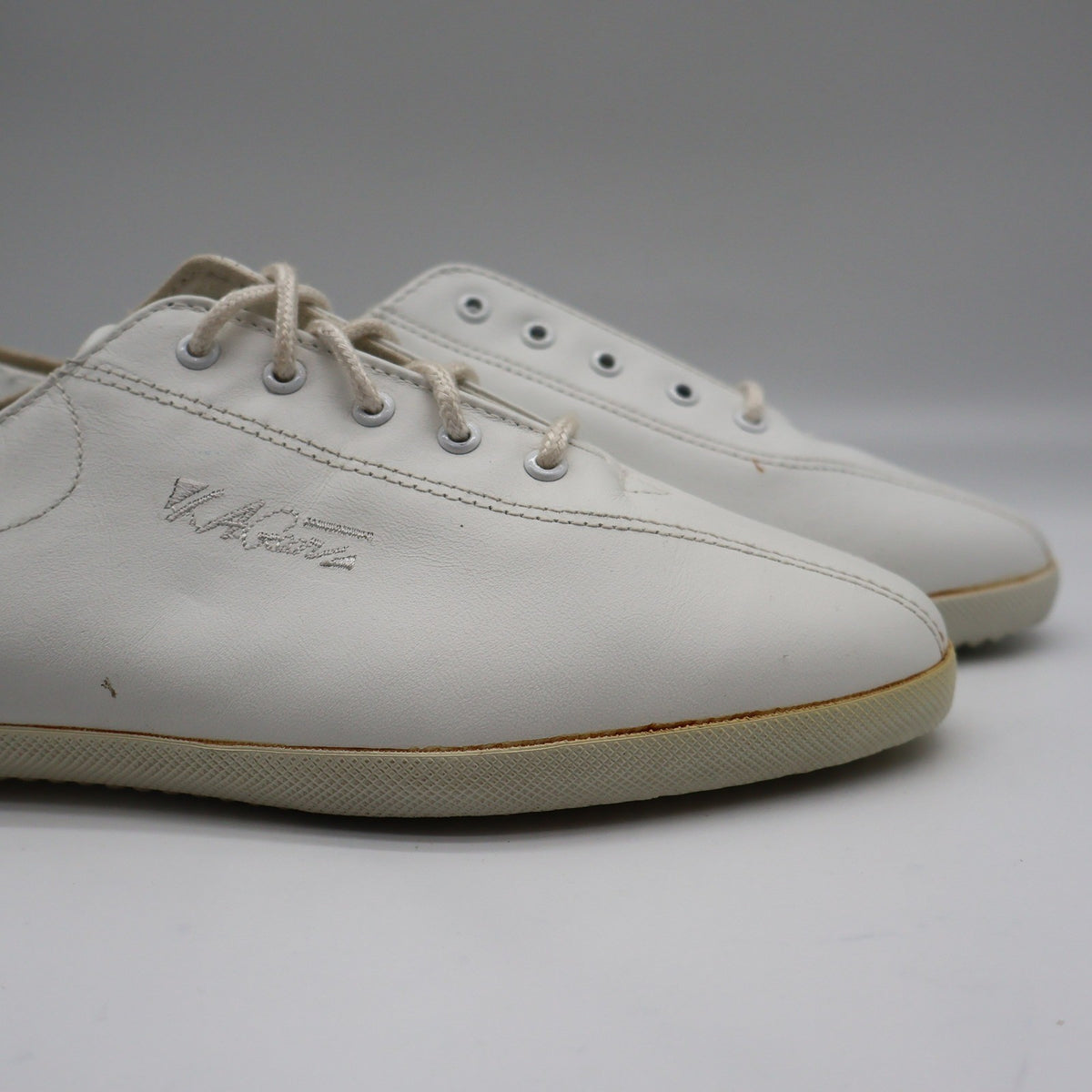 LA Gear Lifestyle Casual Women 10 Vintage 94 White Leather Classic Workout 6814 - take2supply