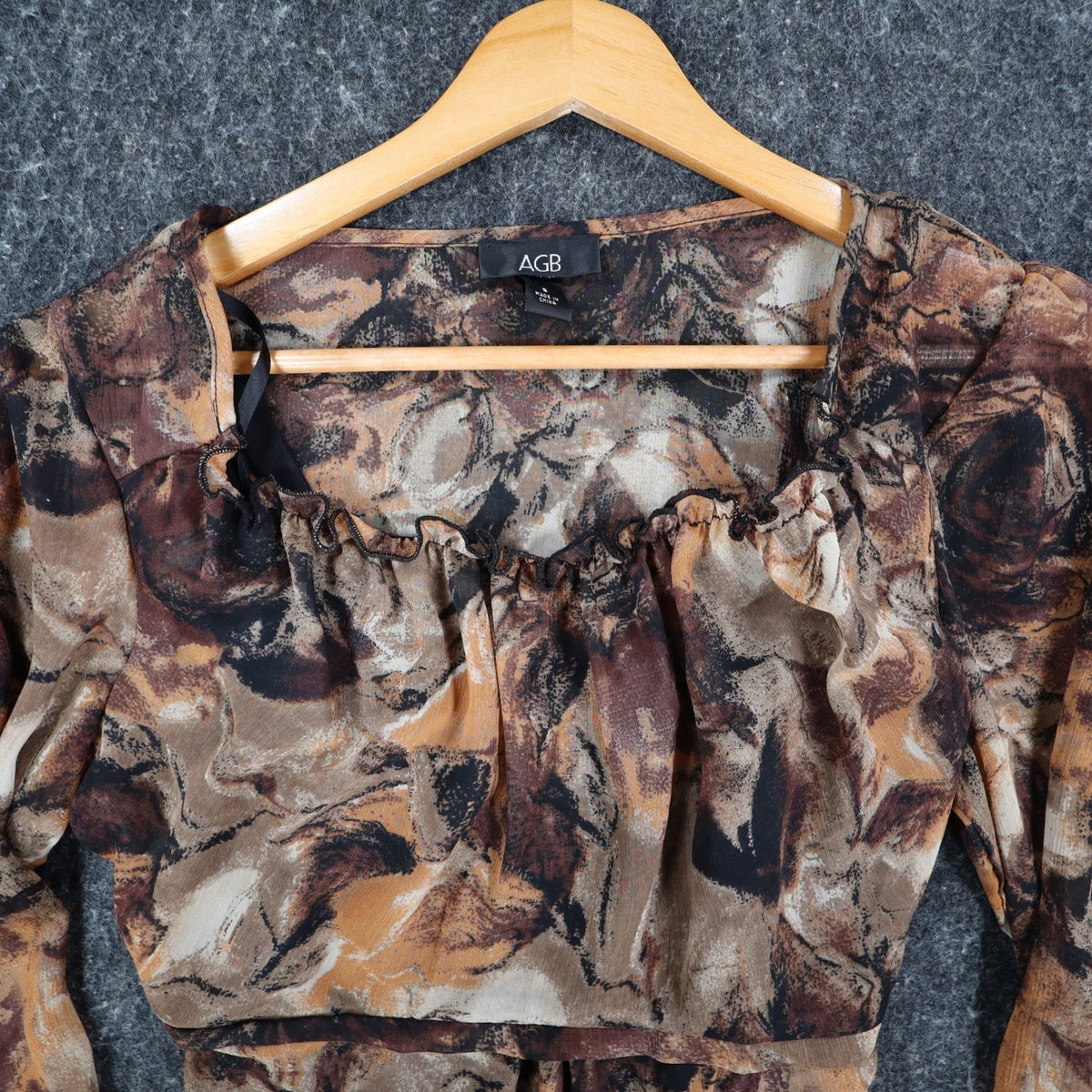 AGB Blouse Womens Small Brown Tan Abstract Floral Ruffle Neck Balloon Sleeve NEW - take2supply