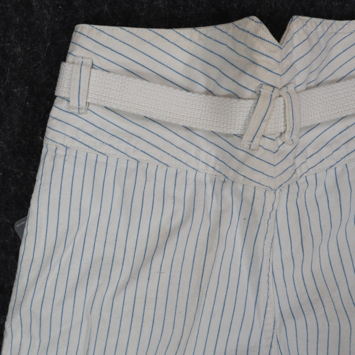 Lee Vintage 90s Pinstripe Pleated Shorts Womens 12 High Rise Cotton White Blue - take2supply