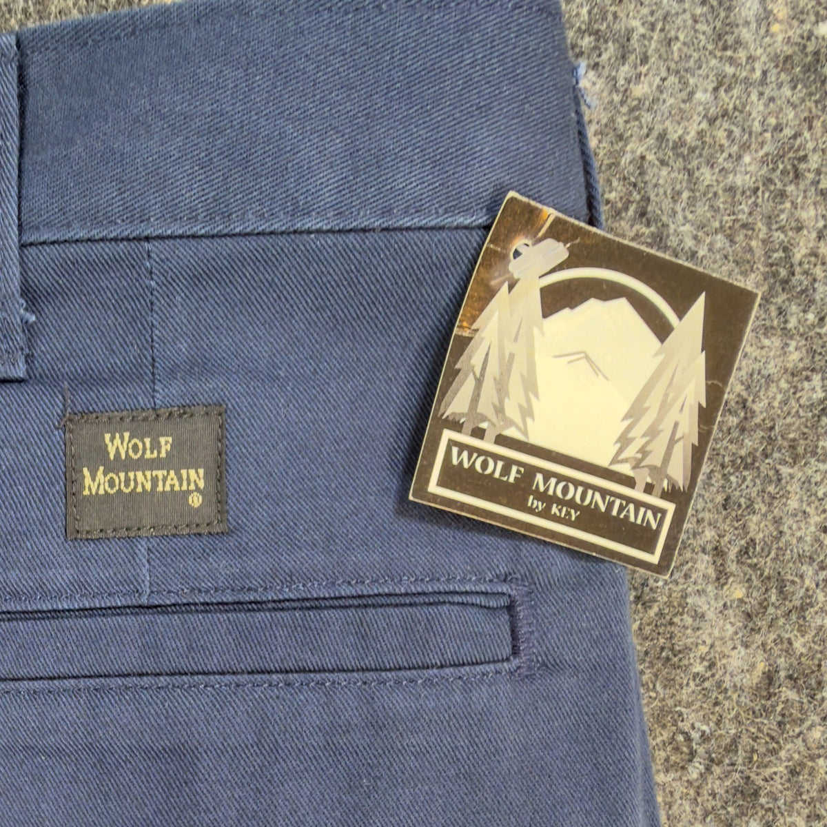 Wolf Mountain Key Shorts Mens 32 Navy Blue 100% Cotton Pleated Vintage USA NWT - take2supply