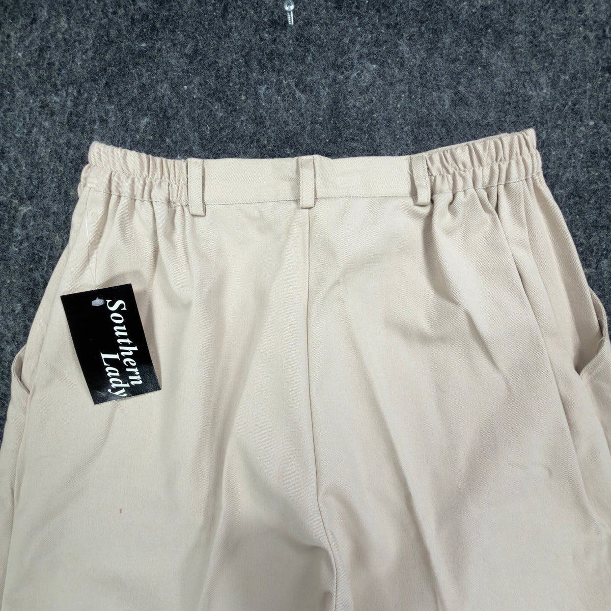 Southern Lady Vintage Pleated Shorts Womens 10 Khaki Twill NWT Deadstock 90s - take2supply