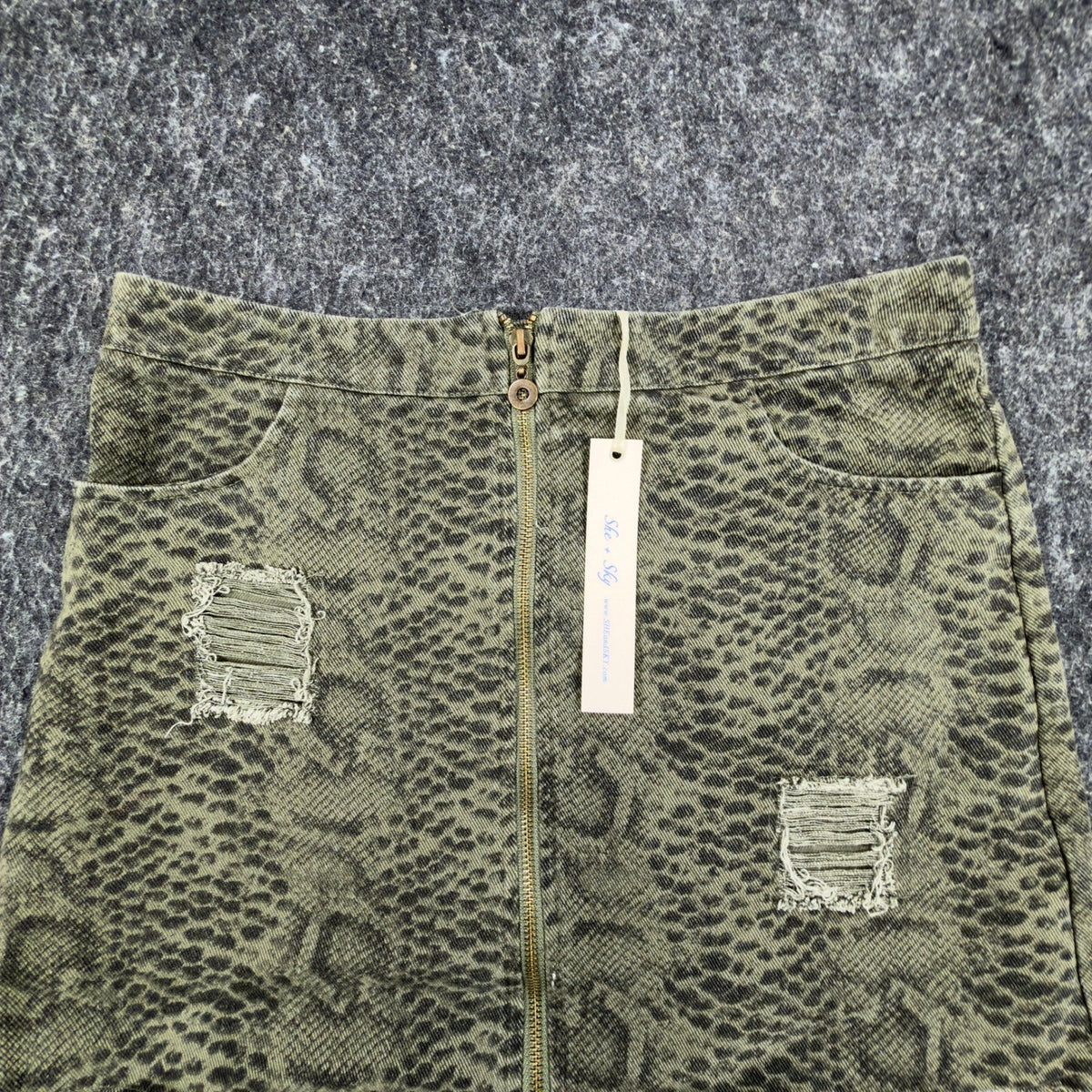 She + Sky Snake Print Mini Skirt Womens Medium Green Cotton Distressed NWT - take2supply