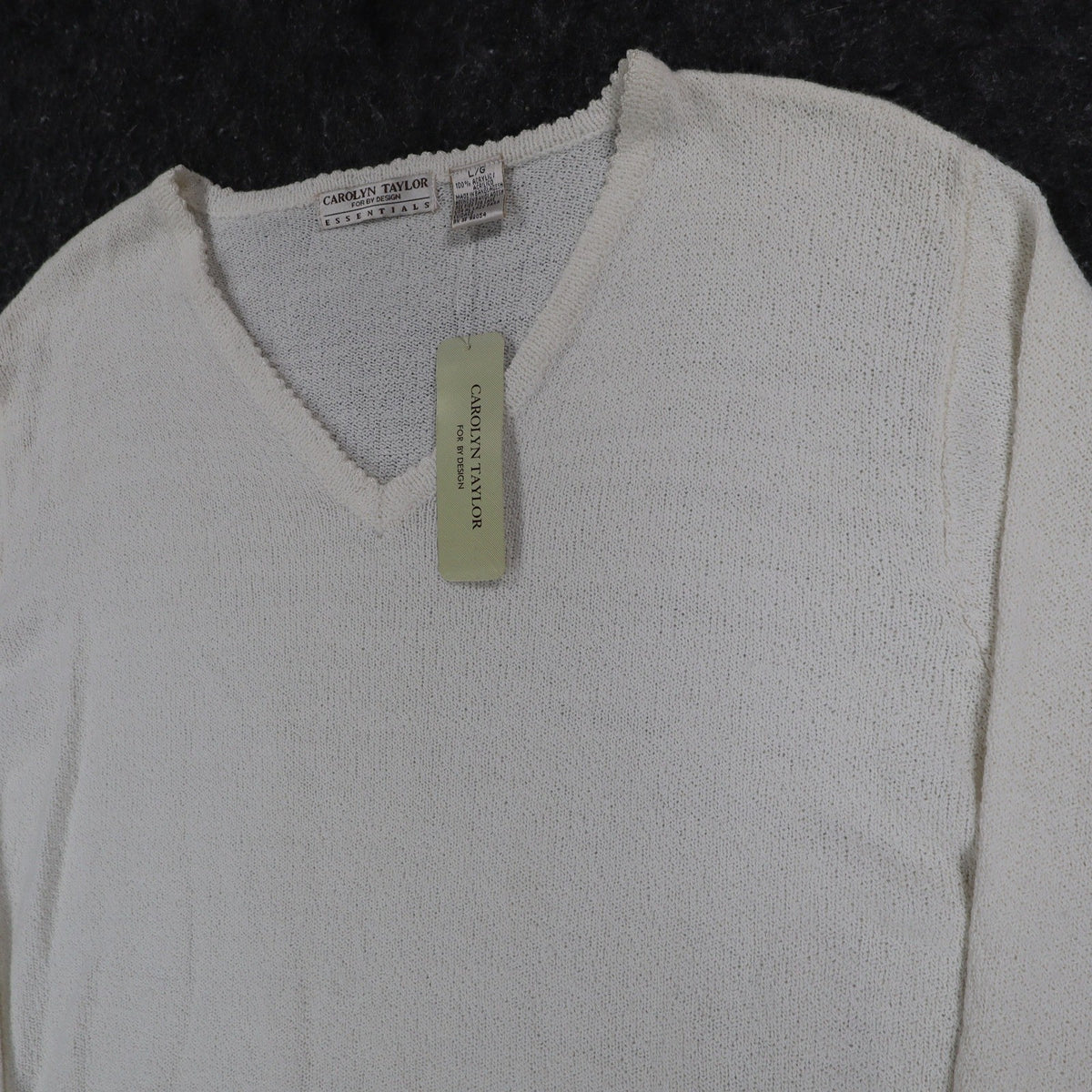 Carolyn Taylor Essentials Women Large White V-Neck Scallop Trim Knit Sweater NWT - take2supply