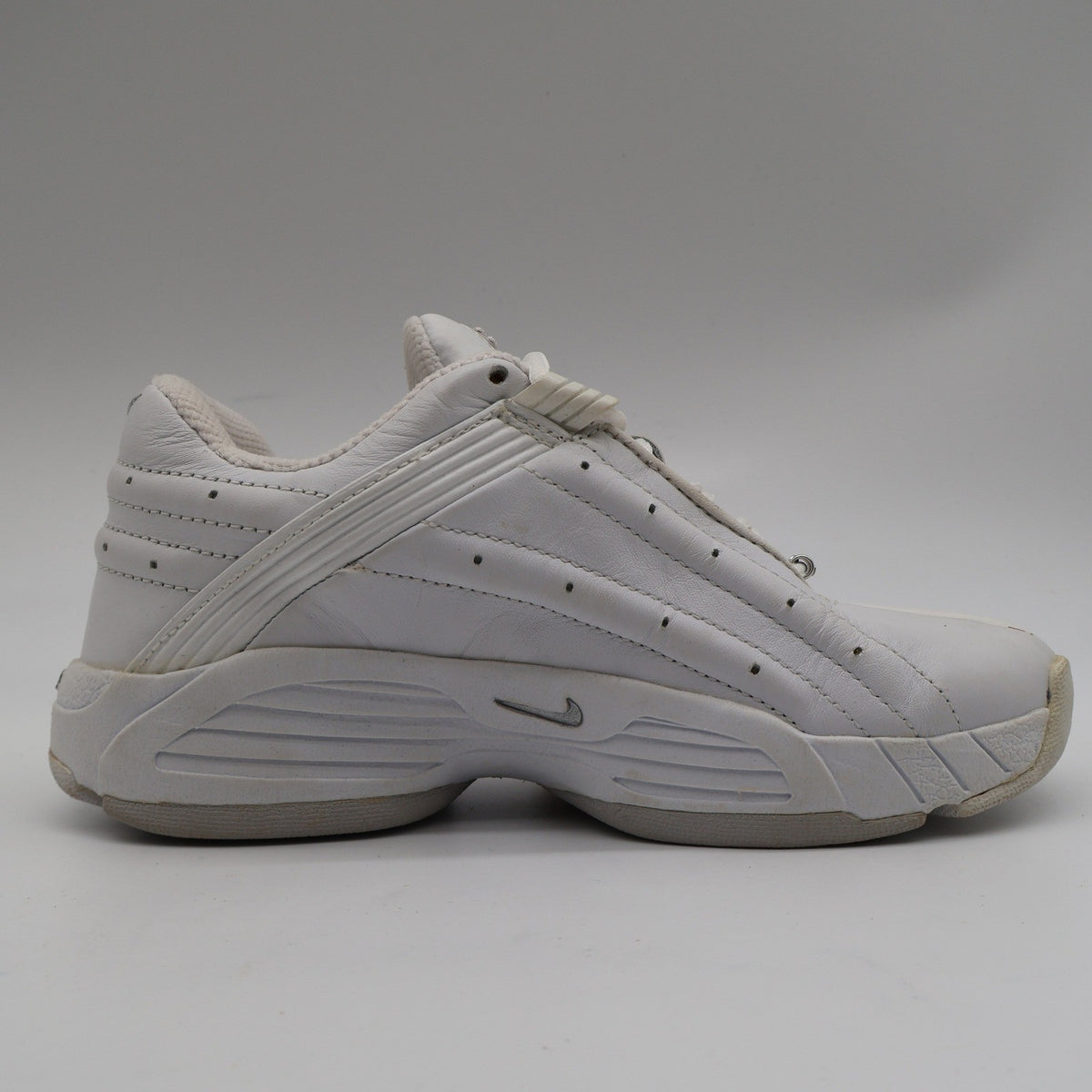 Nike Air Trainer Deluxe Womens 5.5 Vintage 2002 White Silver Leather 302853-101 - take2supply