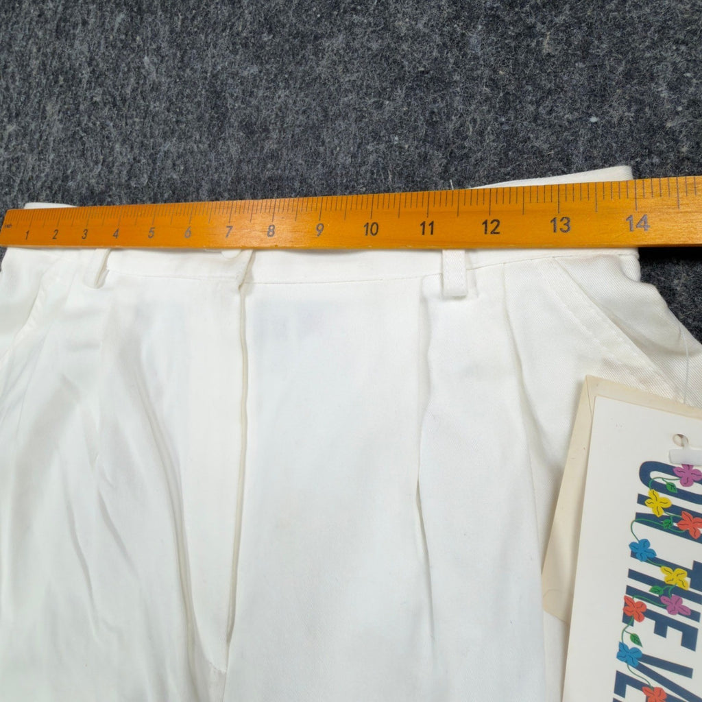 On The Verge Vintage 90s Pleated Shorts Womens 6 White Cotton NWT - take2supply