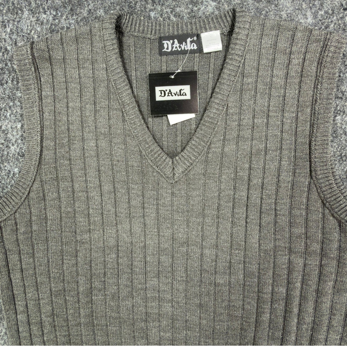 D'Avila V-Neck Sweater Vest Mens Large Charcoal Heather Grey Ribbed Knit NWT - take2supply