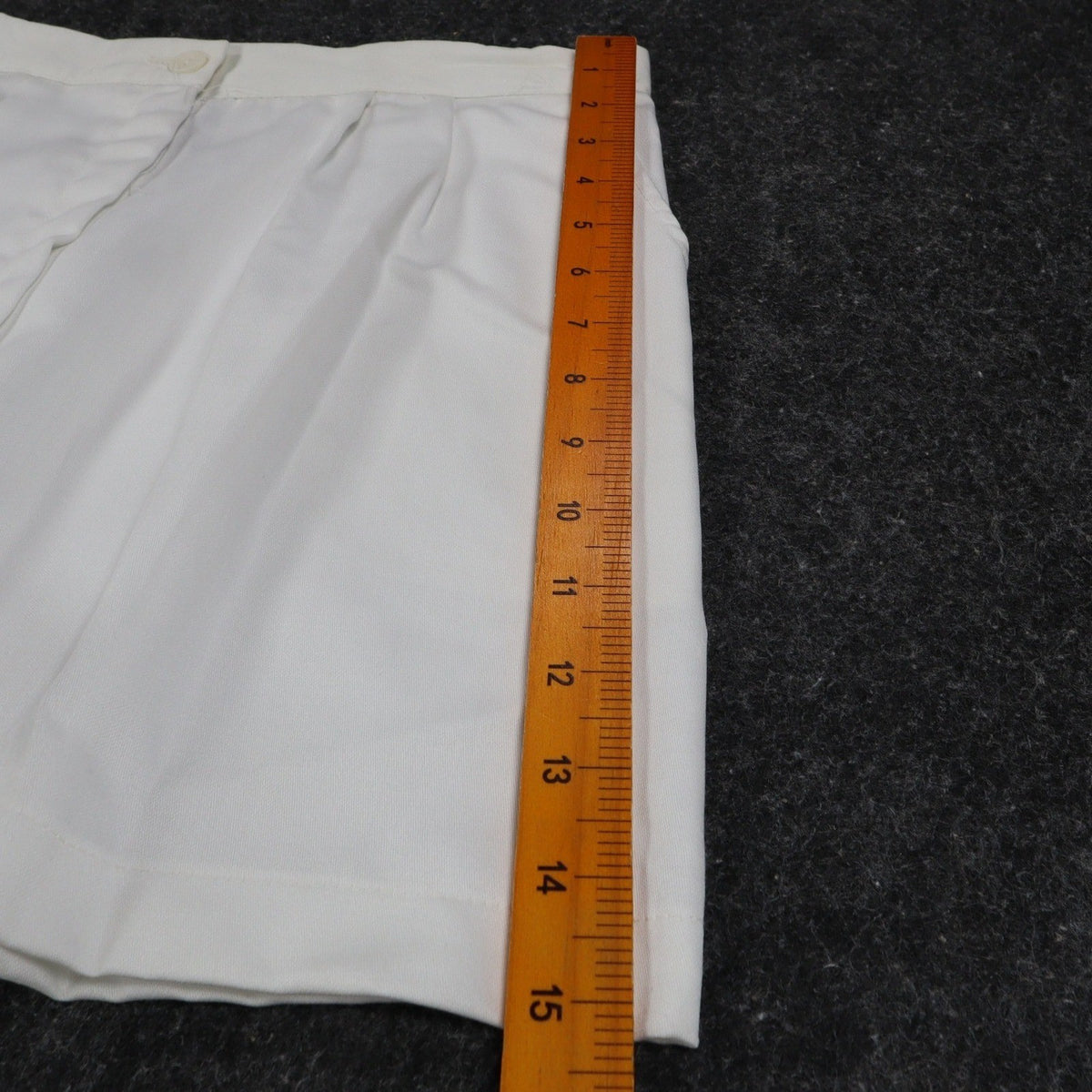 Gazelle Shorts Womens 13/14 Vintage 90s White High Waist Pleated USA Made - take2supply