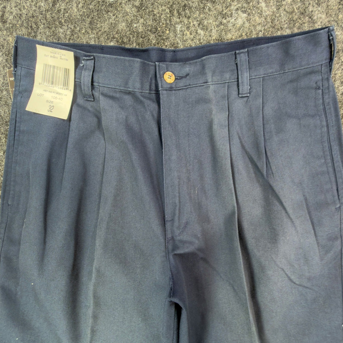 Wolf Mountain Key Shorts Mens 32 Navy Blue 100% Cotton Pleated Vintage USA NWT - take2supply