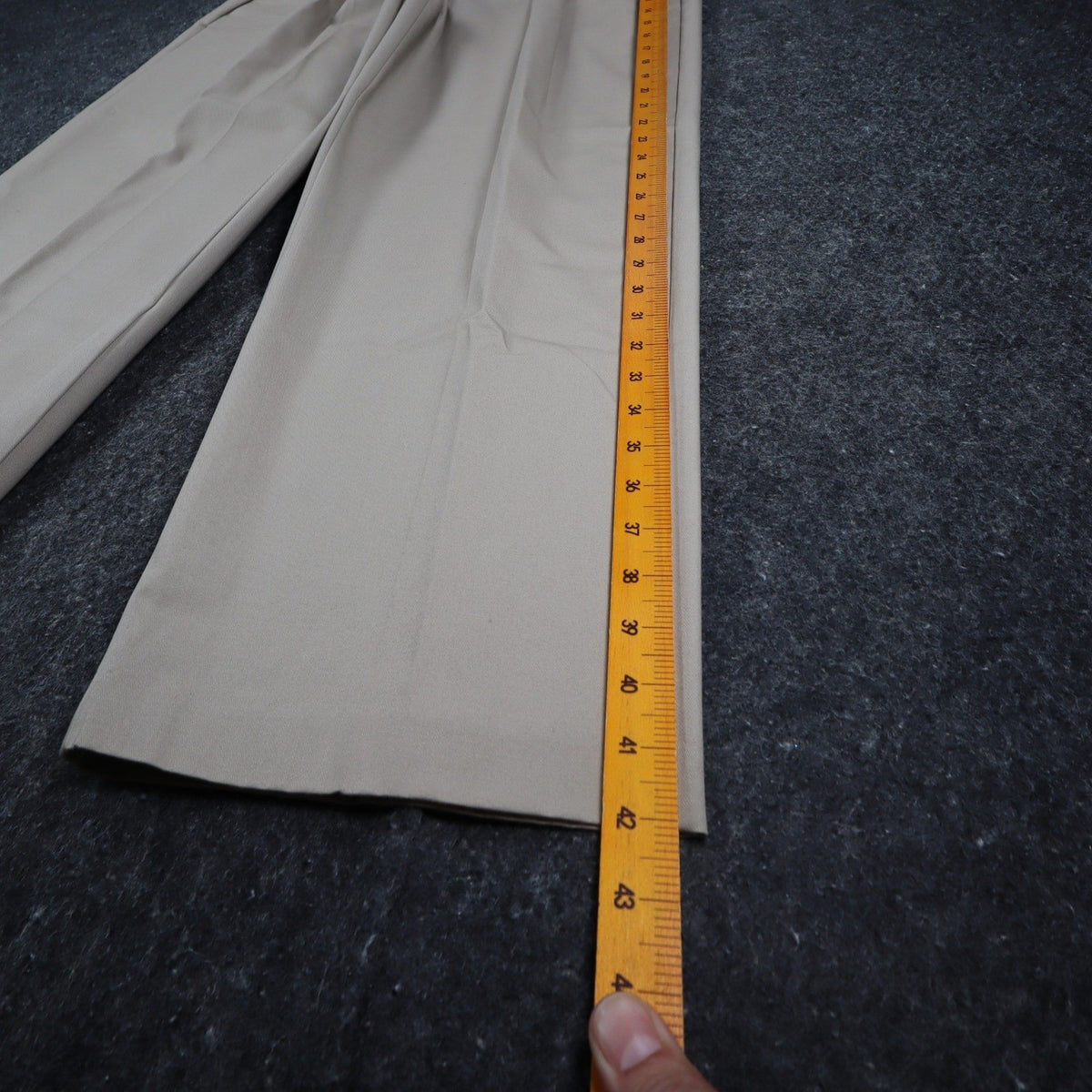 Donnkenny Pleated Trousers Womens 10 Vintage 90s Khaki Cotton Belted Chinos USA - take2supply