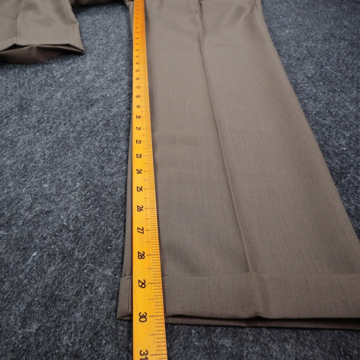 Haggar Dress Pants Mens 33x30 Pleated Wool Blend Brown Cuffed Deadstock - take2supply