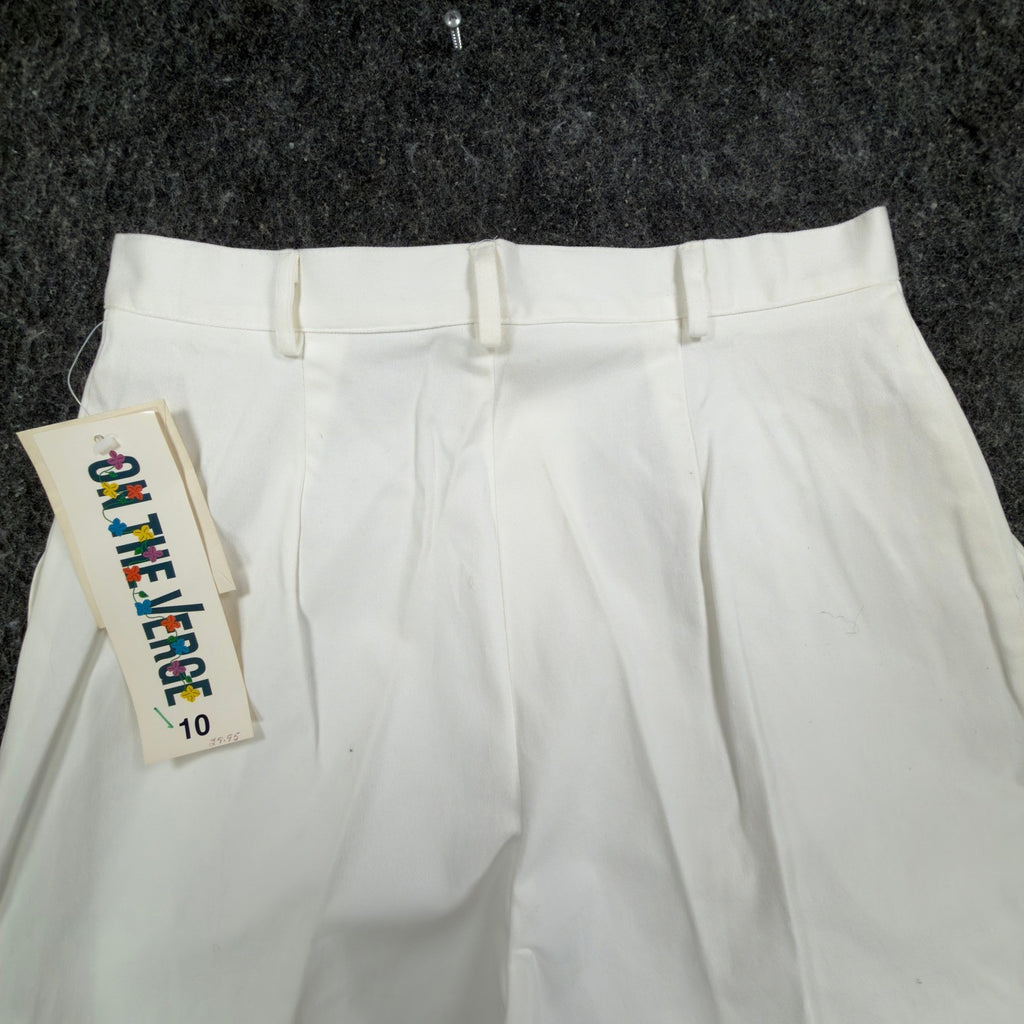 ON THE VERGE Vintage 90s Pleated Shorts Women 10 White Cotton Blend NWT USA - take2supply