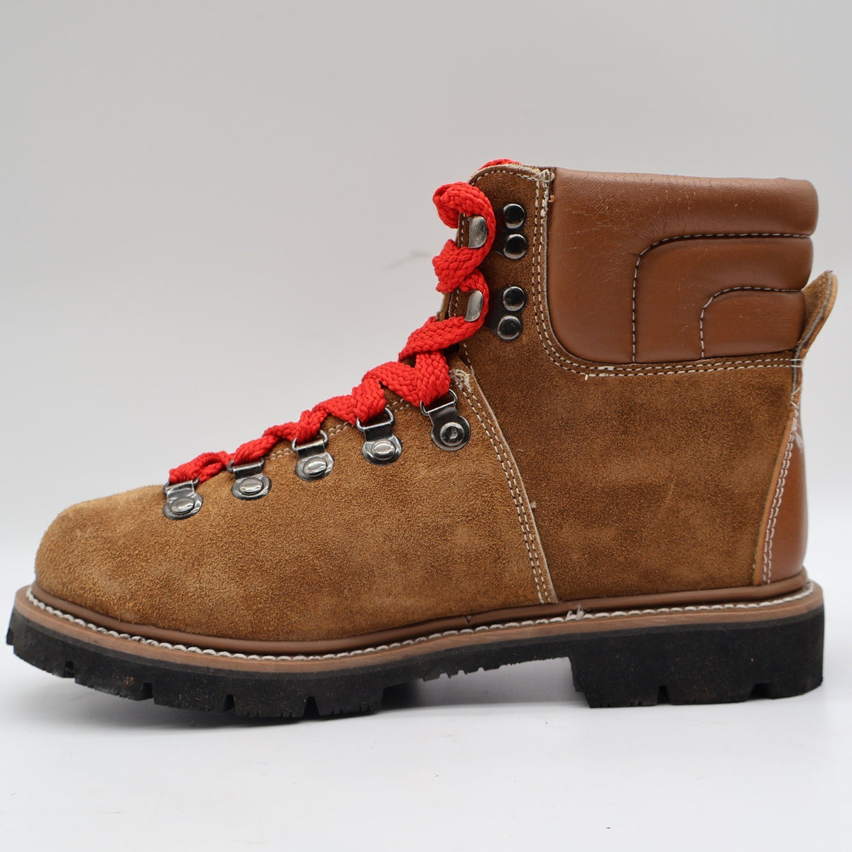 Avanguardia Hiking Boots Size 6 Vintage Sand Suede Leather Red Laces Deadstock - take2supply