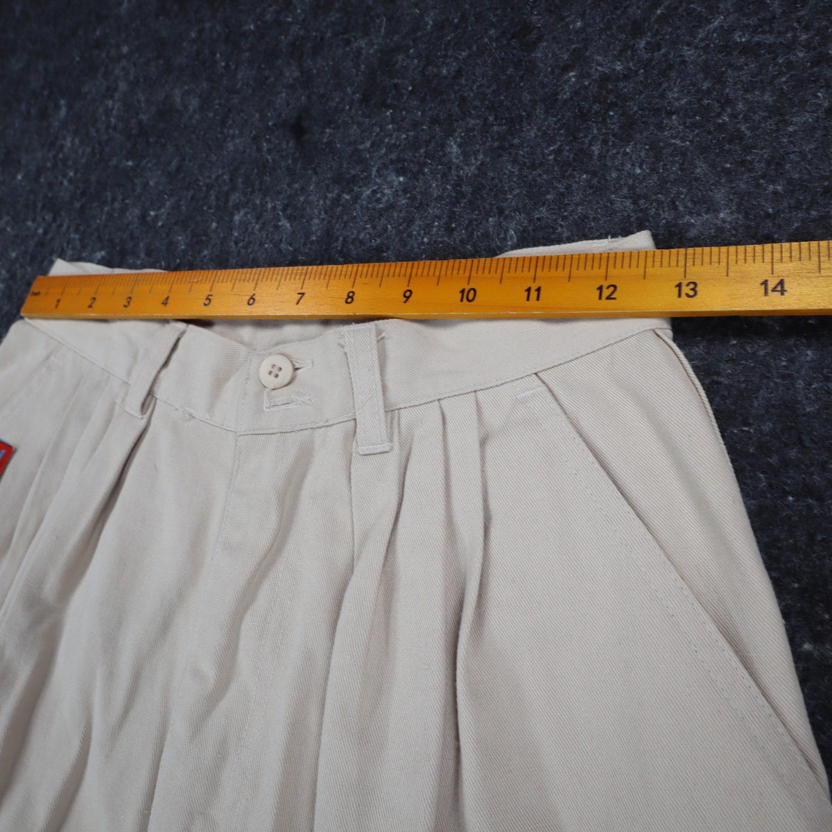 Bugle Boy Pleated Shorts Womens 9 Vintage 90s Beige Cotton Blend NWT Deadstock - take2supply