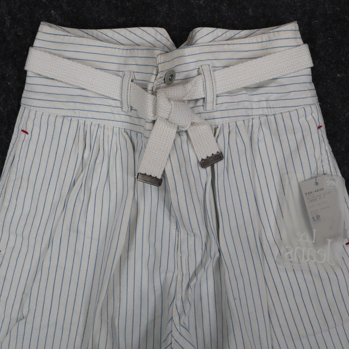 Lee Vintage 90s Pinstripe Pleated Shorts Womens 12 High Rise Cotton White Blue - take2supply