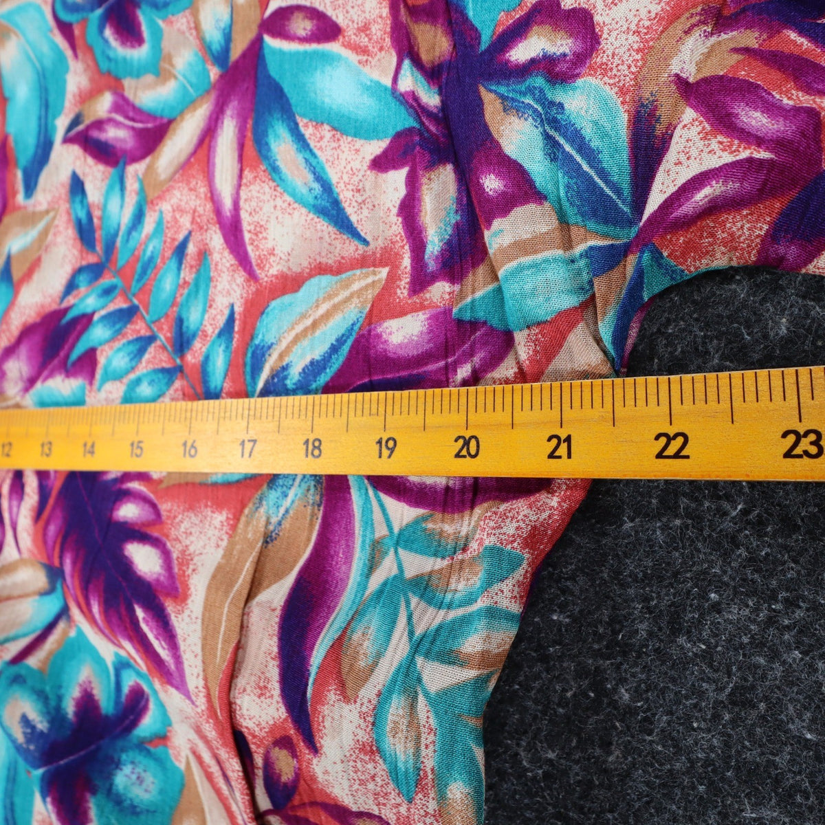 Xtrovert by Donnkenny Blouse Womens Medium Vintage 90s Rayon Tropical Floral USA - take2supply