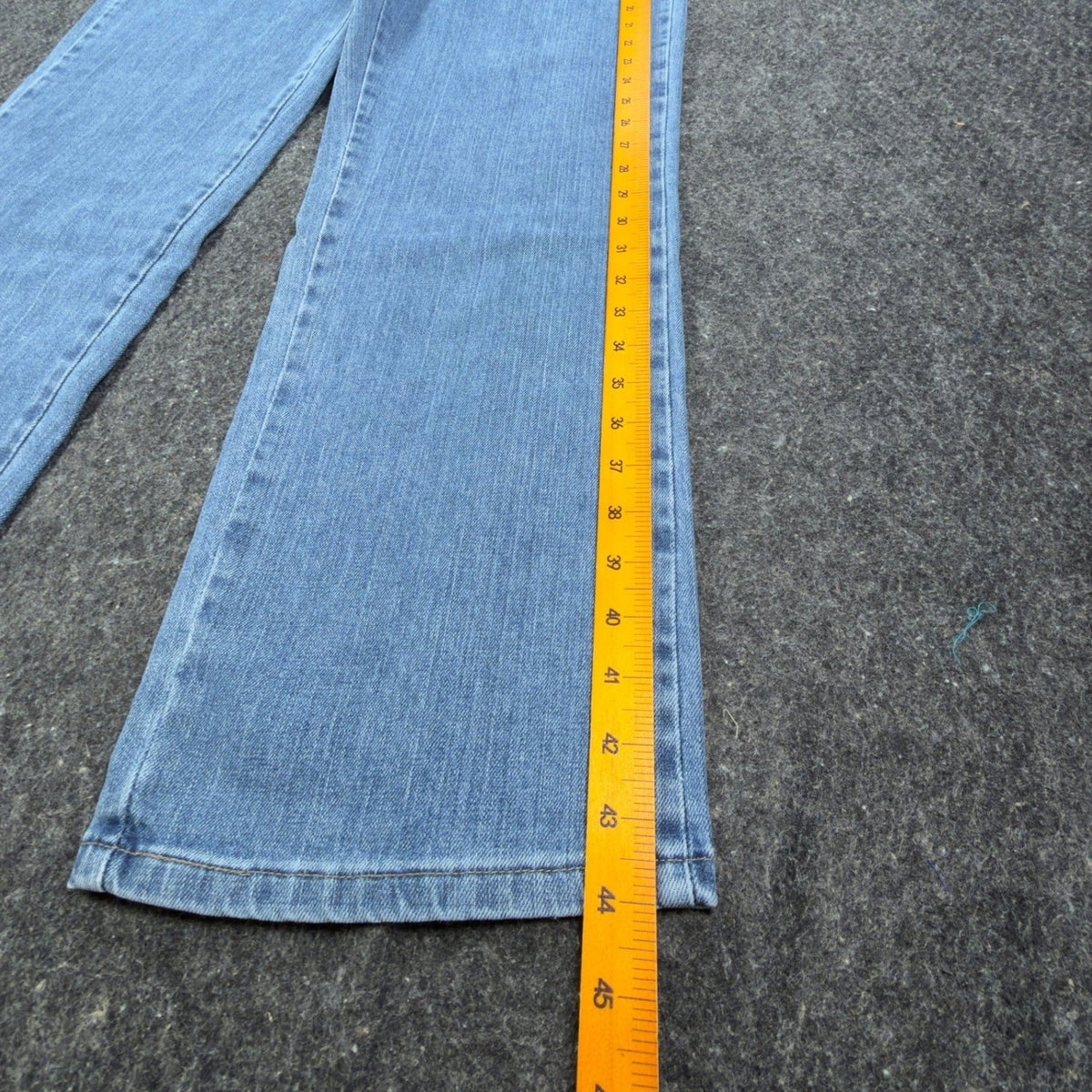 Lee Relaxed Fit Straight Leg Jeans Womens 14 Long Light Stone Denim NWT - take2supply