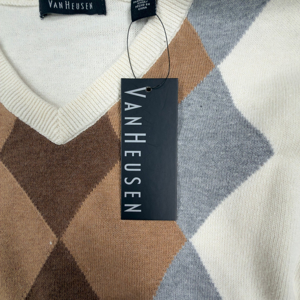 Van Heusen Argyle V-Neck Sweater Mens XL Cream Brown Grey Cotton NWT - take2supply
