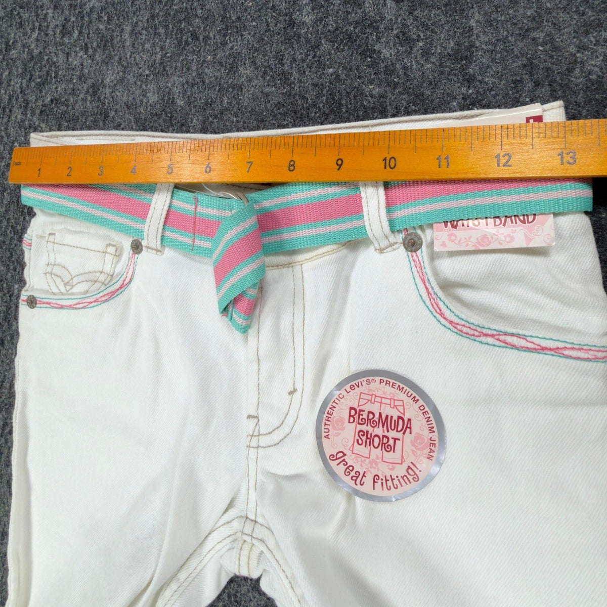 Levi's Y2K Bermuda Shorts Girls 12 White Denim NWT 2006 Retro Heart Pocket - take2supply