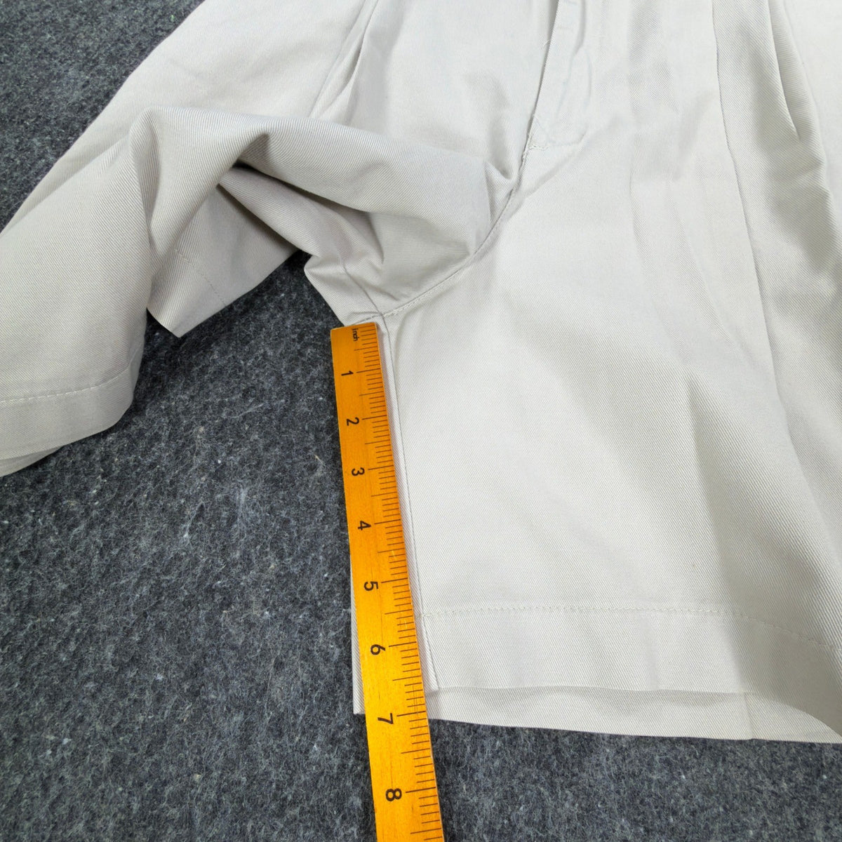 Lee Vintage 90s Pleated Shorts Womens 14 M Beige Cotton Twill NWT Deadstock - take2supply