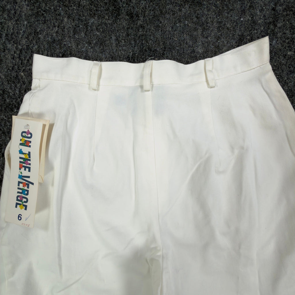 On The Verge Vintage 90s Pleated Shorts Womens 6 White Cotton NWT - take2supply