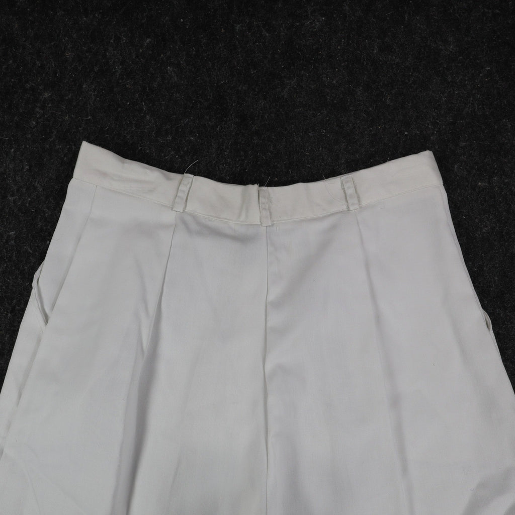 Gazelle Shorts Womens 13/14 Vintage 90s White High Waist Pleated USA Made - take2supply