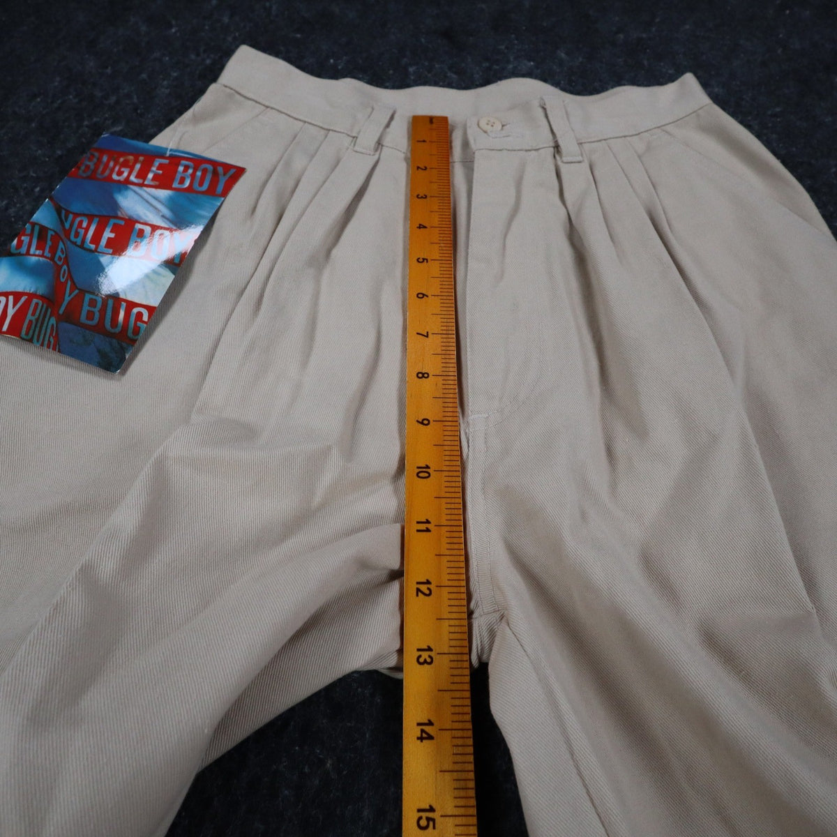 Bugle Boy Pleated Shorts Womens 9 Vintage 90s Beige Cotton Blend NWT Deadstock - take2supply
