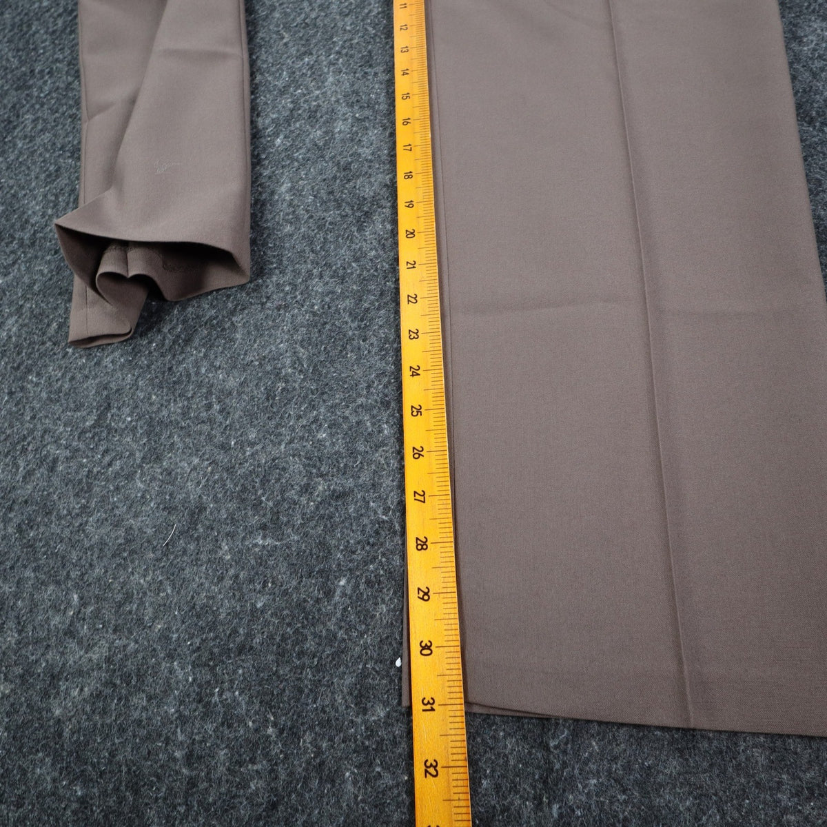 Levi's Travelers Dress Pants Mens 33x32 Vintage 90s Brown Wool Blend Pleated NWT - take2supply