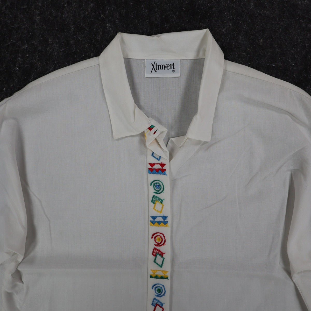 Xtrovert Blouse Womens 10 White Geometric Embroidered Short Sleeve USA NOS NWT - take2supply