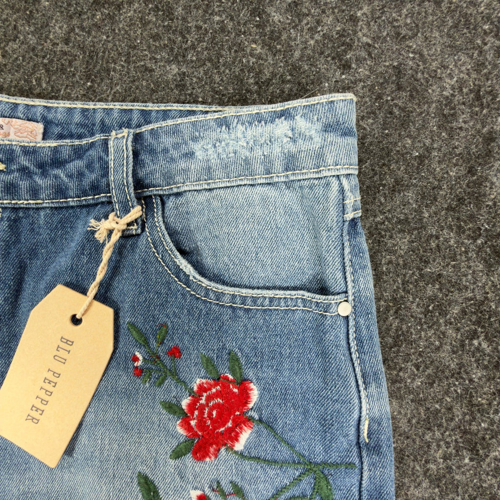 Blu Pepper Modern Floral Embroidered Denim Shorts Womens L Blue NWT BA6806 - take2supply